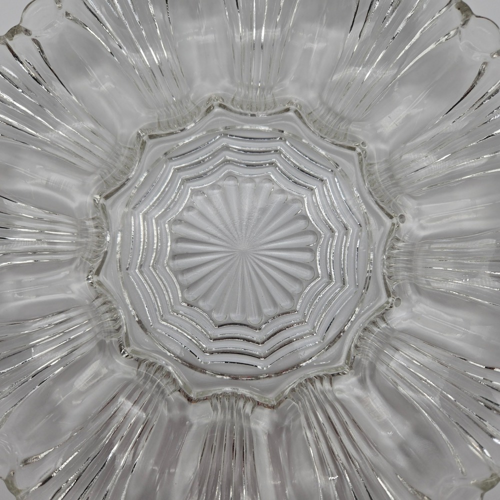 VTG Anchor Hocking Oyster Plate Clear Glass Deviled Egg Scalloped Grandmacore - Picture 3 of 7